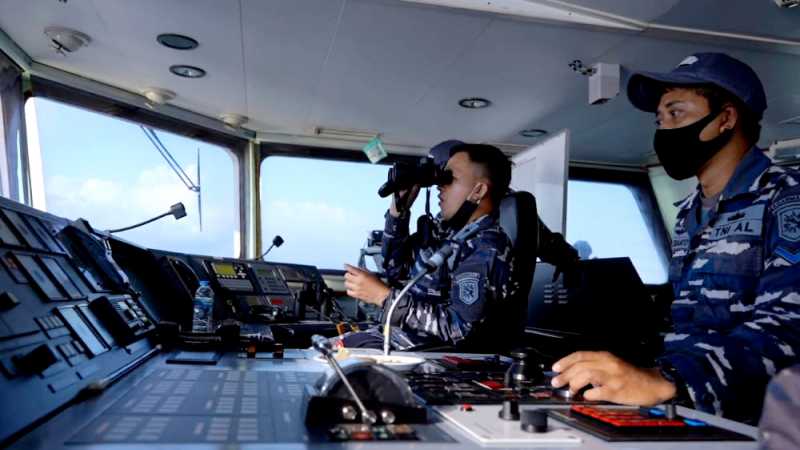 Di Laut Ambalat Perbatasan RI-Malaysia, Kapal Perang TNI AL dan Pesawat TNI AU Boeing 737 Laksanakan  Kerjasama Taktis
