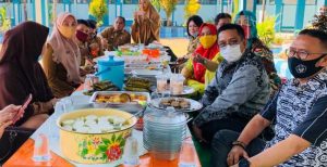 28.7 foto plt Plt Kadisdik Sulsel Resmikan Taman Baca SMA 10