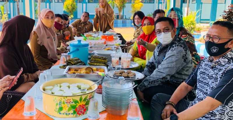 Plt Kadisdik Sulsel Resmikan Taman Baca SMA 10