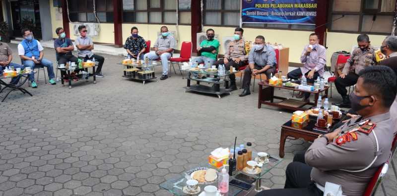 Ngopi Bareng Sambil Berjemur, Cara Polres Pelabuhan Jaga Kamtibmas di Pandemi Covid-19