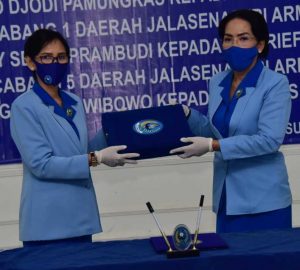 Ny. Erna Benny Sukandari Jabat Ketua Korcab VI DJA II