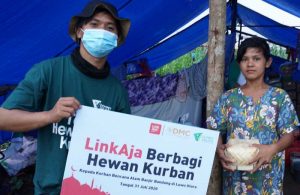 2.8 foto dompet LinkAja dan DMC Dompet Dhuafa Kurban di Masamba