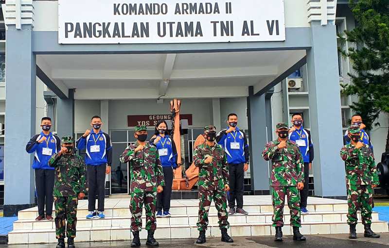 Danlantamal VI Lepas Enam  Calon Taruna-Taruni AAL Terbaik Makassar
