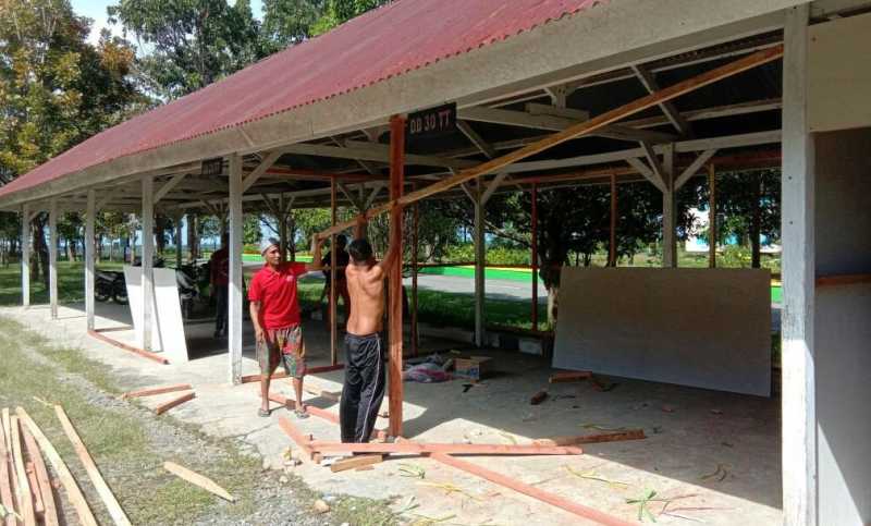 20 KK Pengungsi Banjir Bandang Tempati Gedung DPRD Lutra dan Parkiran Mobil