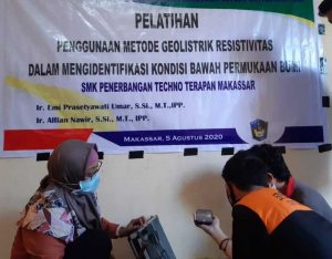 6.8 foto umi terapan Dosen UMI Pengabdian Masyarakat di SMK Techno Terapan Makassar