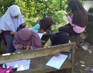 Bantu Siswa "DARING", Lettu Inf Emong Bangun Rumah Internet