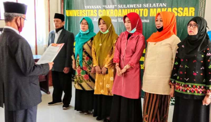 Prof. Asdar Lantik Empat Wakil Rektor UCM Prof. Asdar Lantik Empat Wakil Rektor UCM