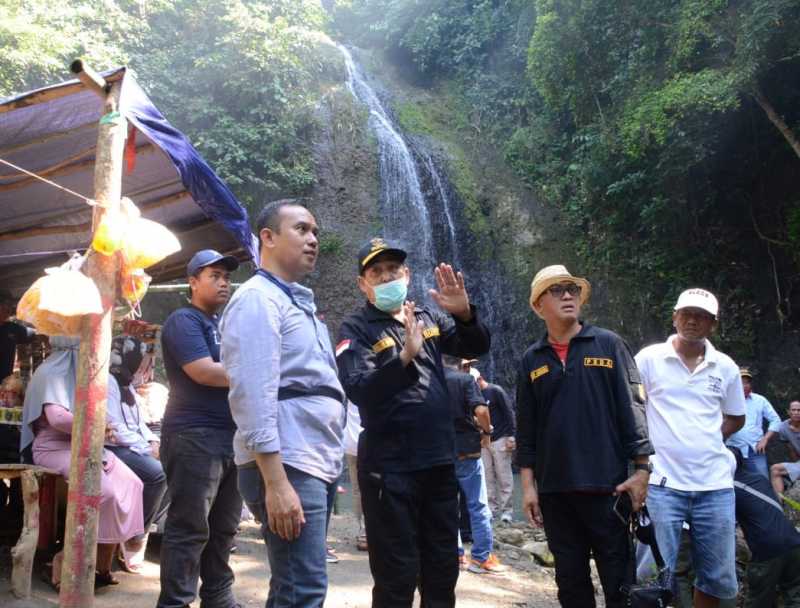 Genjot Potensi Wisata, Dollah Mando Kunjungi Air Terjun Salbir dan Bukit Sulapan Angin