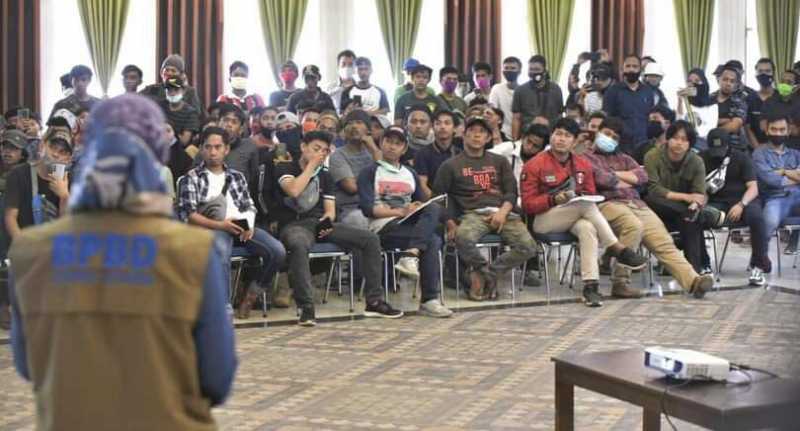 Demi Pengunjuk Rasa Korban Banjir Bandang: Bupati Lutra Batalkan Semua Agenda, Menunggu 4 Jam Untuk Berdialog