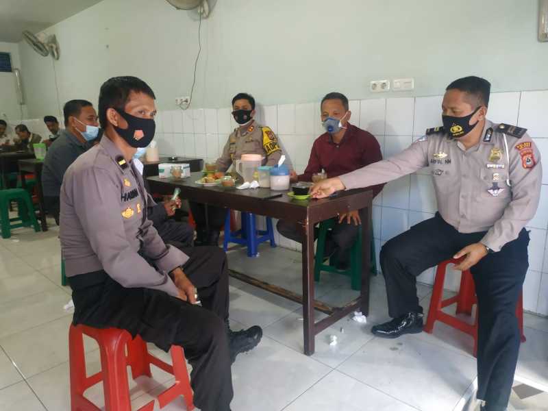 Cegah penularan Covid 19, Polres Selayar Gelar FGD dan Bagikan Masker di Warkop Culang