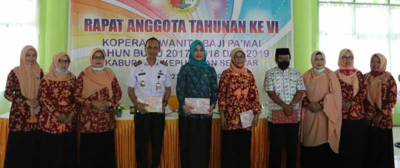 Buka RAT Tahunan Koperasi Wanita Baji Pamai, Ini Harapan Ketua TP PKK Selayar