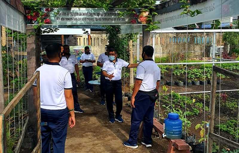 Danlantamal VI Berolahraga Sambil Nikmati Segarnya Kebun Ketahanan Pangan KWT Jala Agro I Dewa Kembar