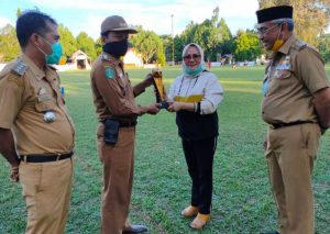 Husler Bagikan Masker di Pembukaan Turnamen Bola Apdesi Cup 1
