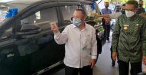 Raih Piala Paritrana Award 2019, Gubernur Dapat Hadiah Mobil dari BPJamsostek