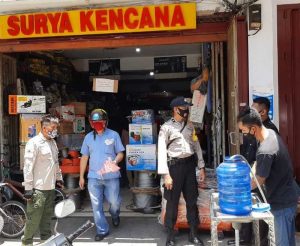 Bhabinkamtibmas Ende dan Babinsa Kompak Imbau Warga