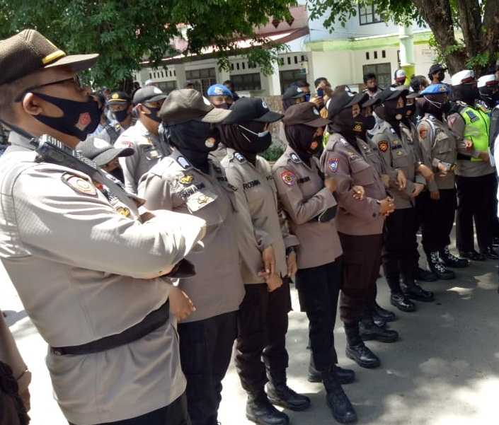 Polres Takalar Kedepankan Srikandi Polwan Hadapi Demo Omnibus Law