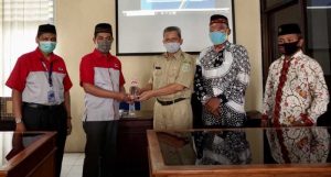 JNE Distribusikan Wakaf 1.000 Al Quran untuk Gunung Kidul