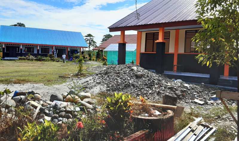 Pembangunan Laboratorium Komputer Disambut Positif Warga dan Guru SMAN 18 Lutra