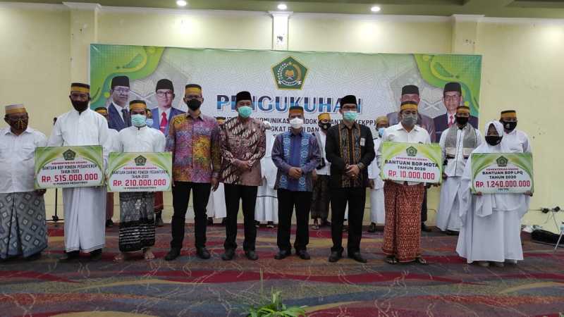 Sejumlah Ponpes dan Lembaga di Bone Peroleh BOP