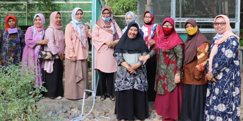 Pjs. Ketua TP PKK Selayar Tinjau Pembinaan Administrasi dan Bibit KWT