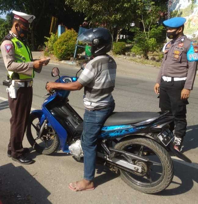 Ops Zebra 2020, Satlantas Polres Enrekang Berikan Teguran Pelanggar Lalu Lintas