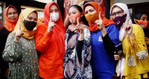 Pandangan Warga Pampang ke Fatma: Cantik, Santun, Mudah Akrab