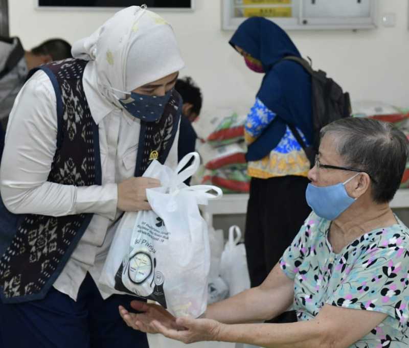 Peduli Sesama di Tengah Pandemi, Aliyah Santuni Panti Werdha Theodora