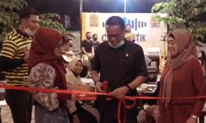 Ramai dan Meriah, Ketua Komisi 1 DPRD Resmikan Kampung Gale