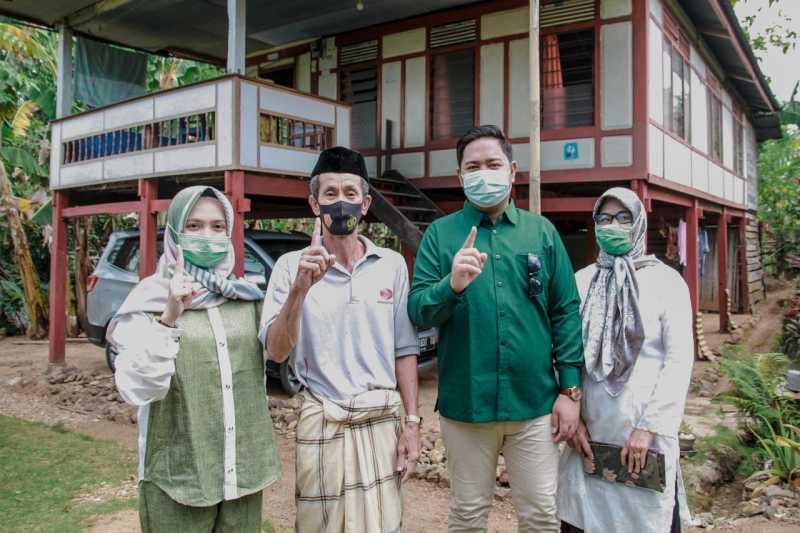 Nurfadhilah Rela Keliling Kampung Dampingi Suami Kampanye