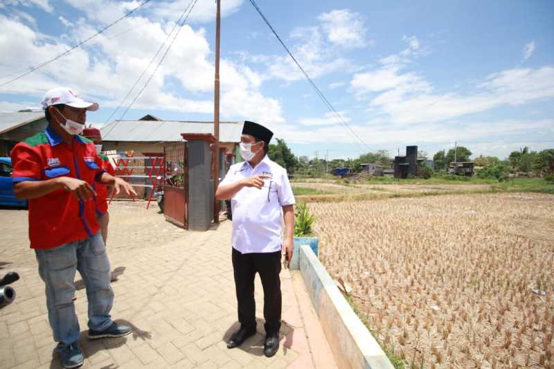 Petani Beberkan Persawahan di Bakung Masih Kesulitan Air, Rahman Bando: Tidak Sulit Jika Kami Terpilih