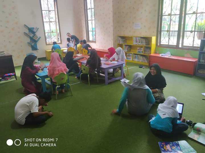 Siswa-siswi SD 1 Enrekang Sukses Terbitkan Buku " Melukis Masa Depan"