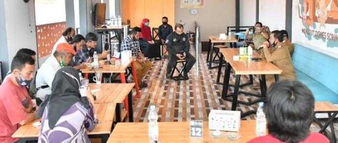 Iqbal Suaeb Kopi Bareng bersama Wartawan