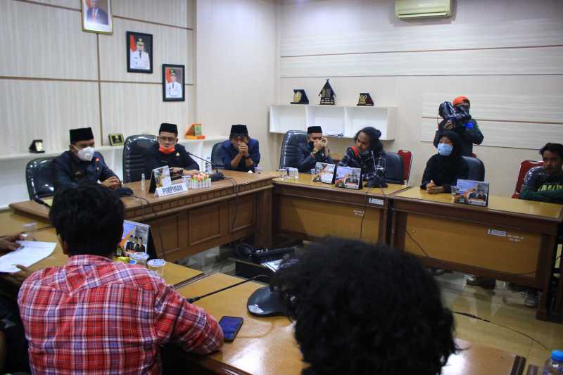 Jayadi Nas Terima Aspirasi Buruh dan Mahasiswa