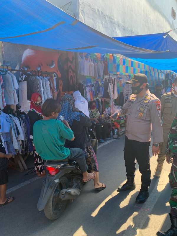 Warga Paling Sulit Patuh 'Jaga Jarak'
