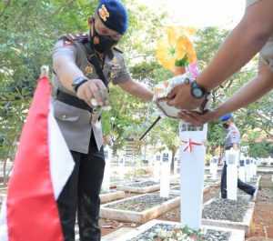 Jelang HUT Brimob, Batalyon C Pelopor Ziarah di TMP Kota Watampone