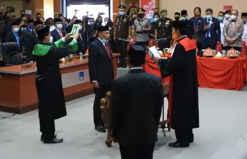 Syaifullah Halik Dilantik Sebagai Ketua DPRD Kolaka