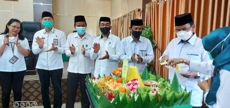 Kemenag Sulsel Peringati Hari Guru Nasional, Empat Guru Terima Penghargaan
