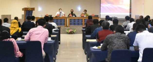 Jelang Hari Pencoblosan, KPU Majene Bimtek Penggunaan Sirekap