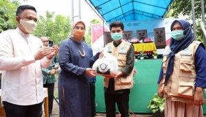 Jelang Hari Jadi Bantaeng, Aliyah Mustika Beri Hadiah 766 Paket BPT