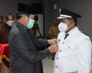 3.11 foto sidrap lantik Bupati Sidrap Dollah Mando Lantik Alimuddin Sebagai Lurah Bilokka