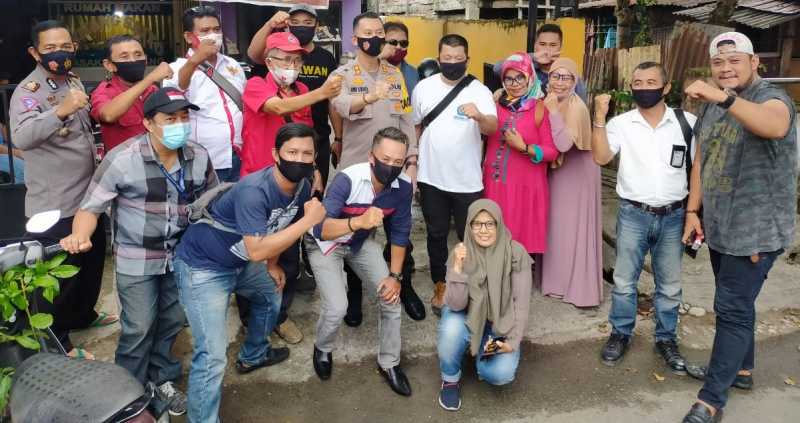 Santap Bersama Awak Media, Kapolres Enrekang Merasa Miliki Keluarga Baru