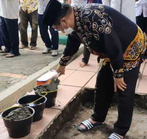 Rektor UNM Letakkan Batu Pertama Rumah Tahfiz