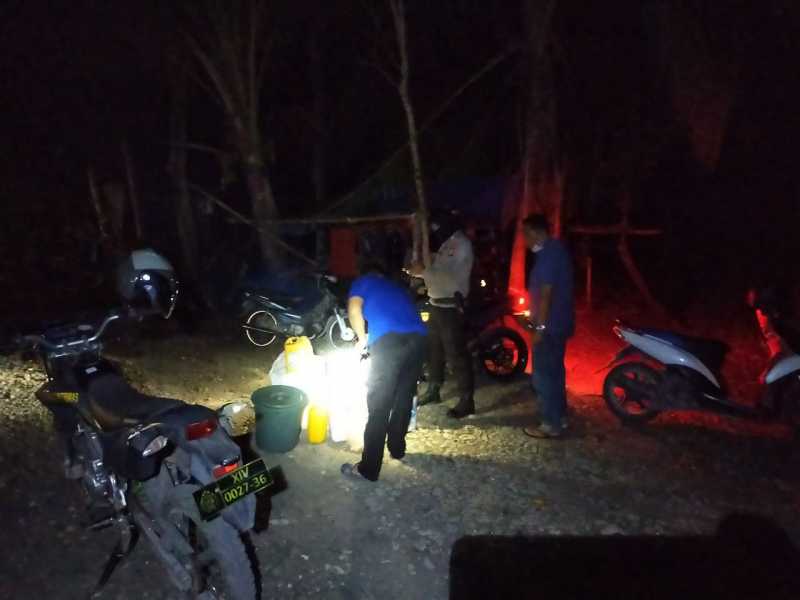 Ops Cipkon, Polsek Benteng Amankan Ratusan Liter Ballo dari Dua Orang Penampung