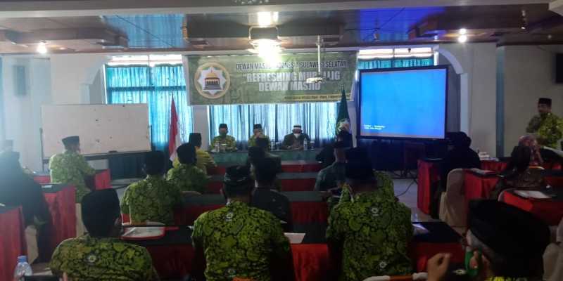DMI Sulsel Refreshing Mubaligh Dewan Masjid se Ajatappareng