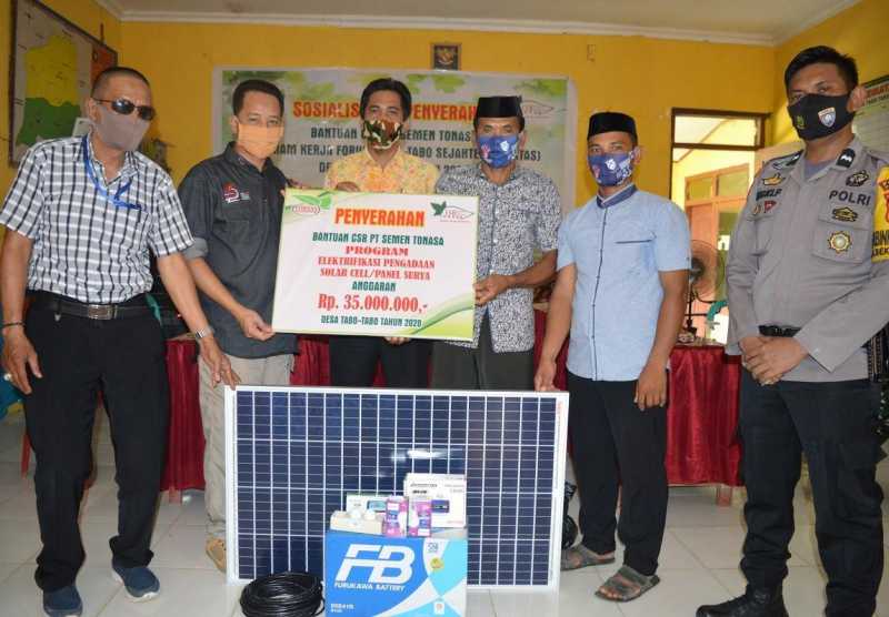 PT Semen Tonasa Serahkan Bantuan CSR di Desa Tabo-tabo