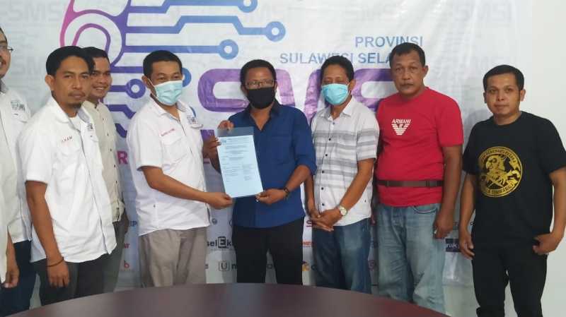 SMSI Sulsel Serahkan SK Pengurus Pinrang dan Soppeng