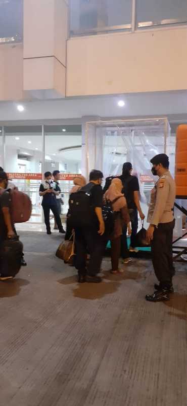 Polsek Soeta Rutin Berikan Pengamanan Prokes di Pelabuhan Makassar