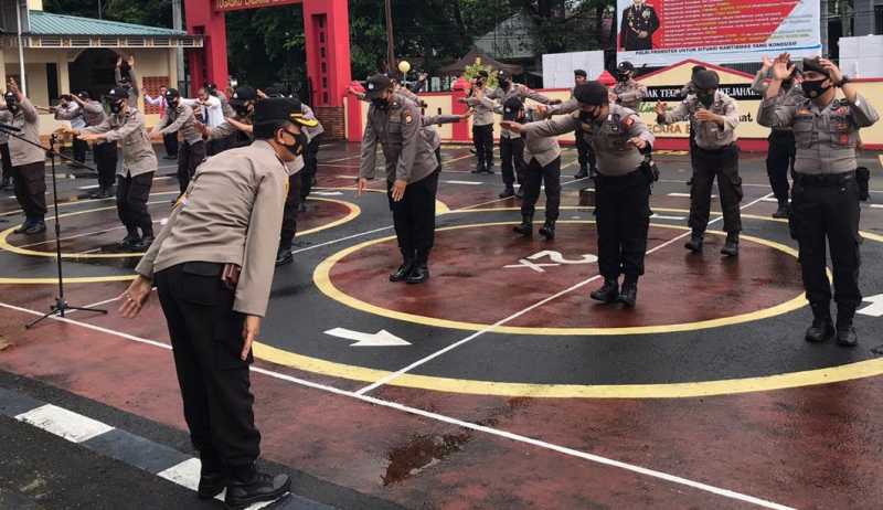 Jaga Kebugaran, Personel Polres Takalar Senam AWS3
