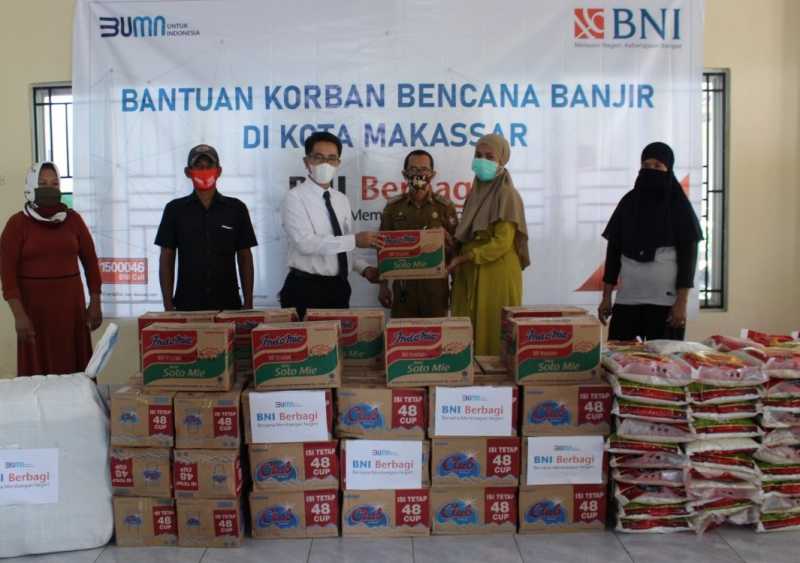 BNI Salurkan Sembako Bantuan Tanggap Darurat Korban Banjir di Kecamatan Manggala dan Biringkanaya