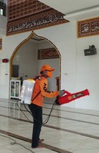 Lakukan Penyemprotan Disinfektan, Bukti Relawan ADAMA tak Hanya Peduli saat Momentum Politik